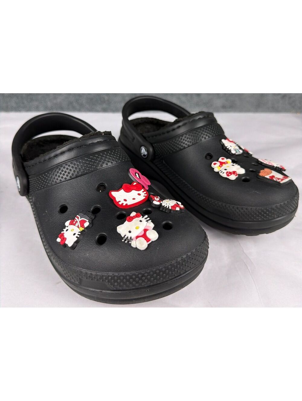 Black Crocs Dual Comfort Classic Clogs +Hello Kitty Jibbitz Charms Womens Size 8